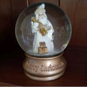 Contemporary White & Gold Santa Claus "Merry Christmas" Glitter Snowglobe